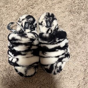 UGG Fluff Yeah Black and White Tie-Dye Slippers